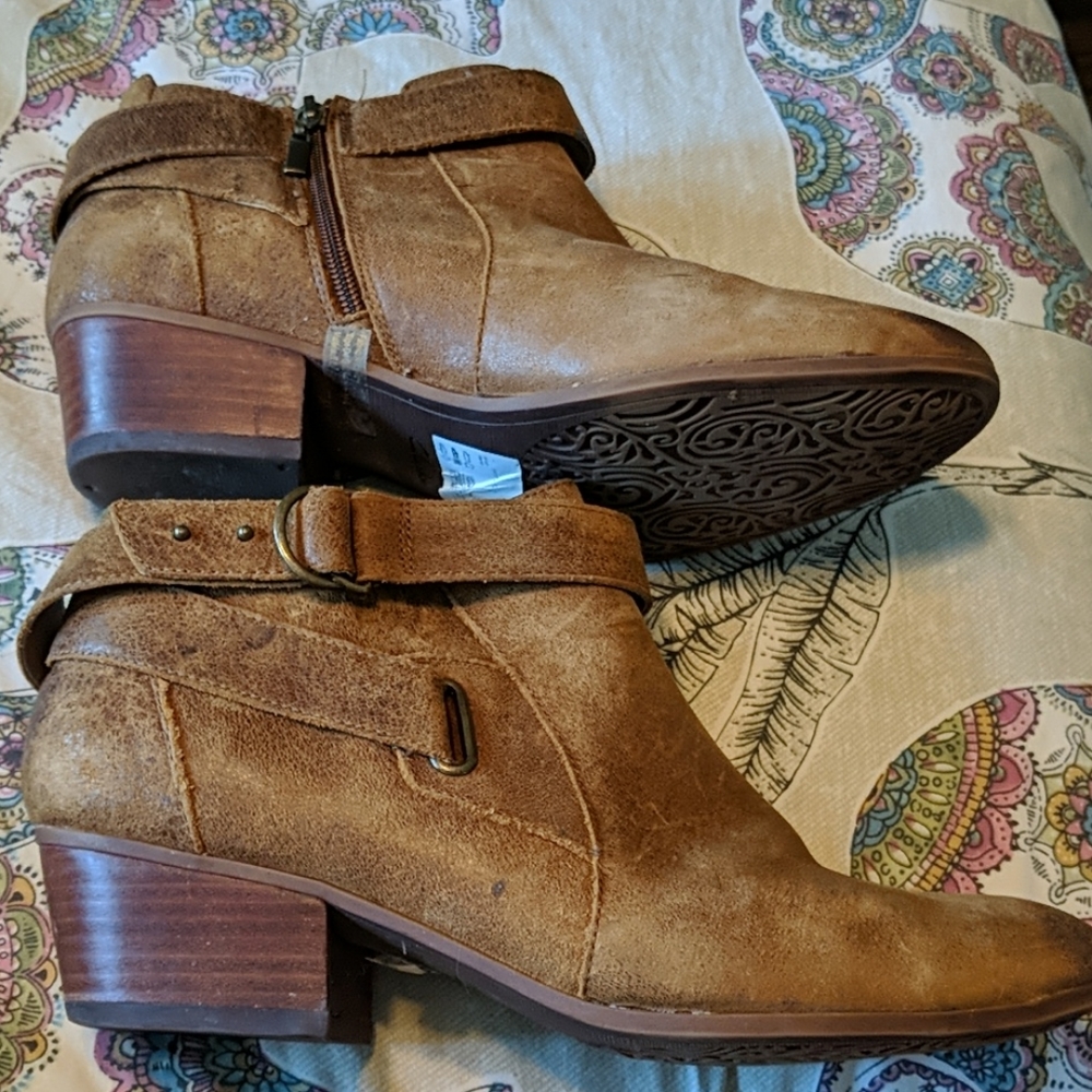 Clarks Spye Belle Bootie - Picture 3 of 4